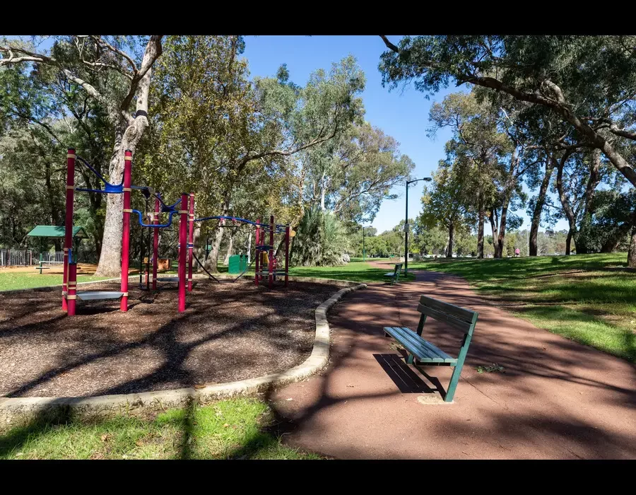 Rushton_Park_playground_children_families_5_1_1_900x700
